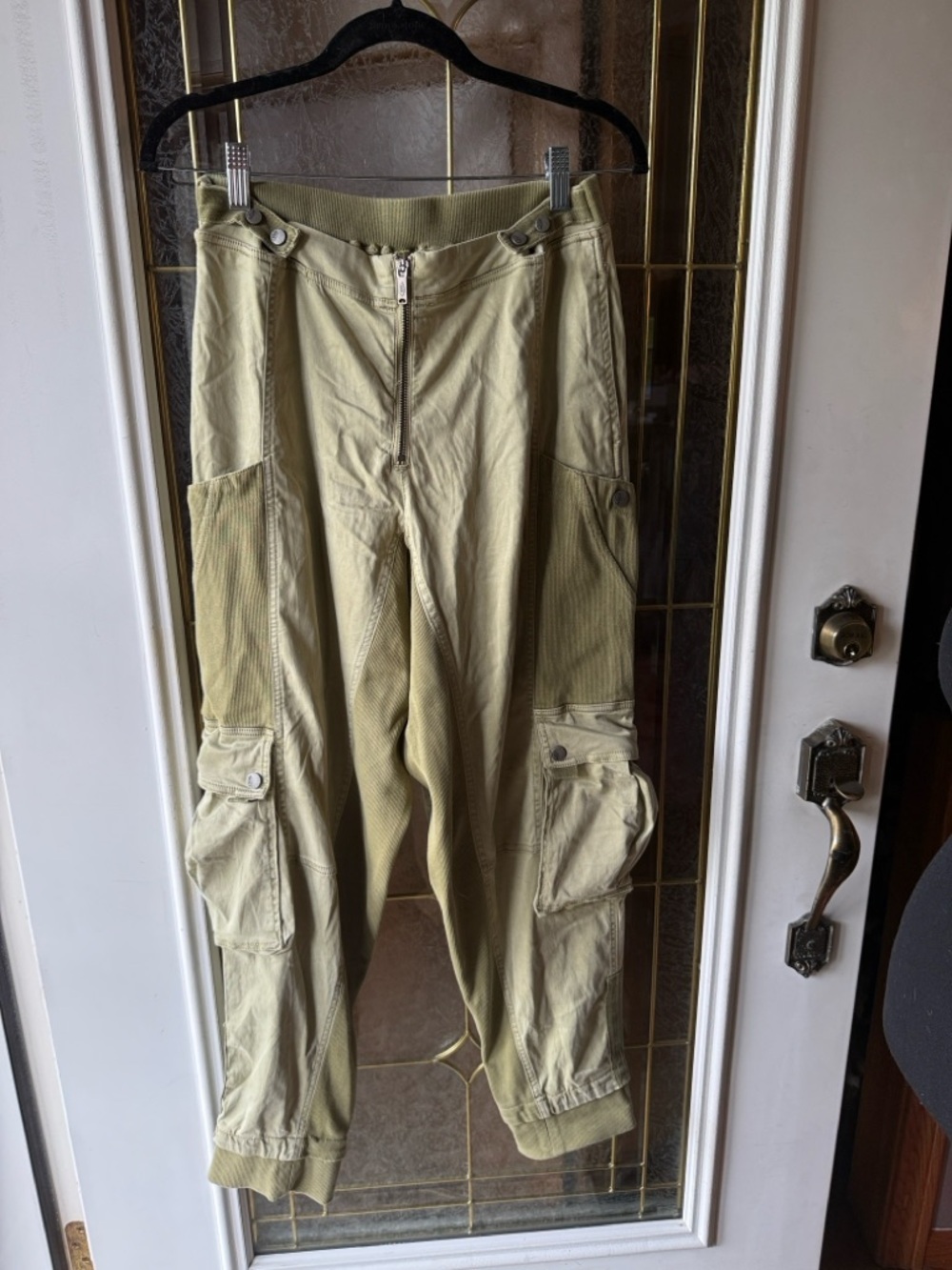 WOMANS FREE PEOPLE CHAMP  Light Olive Cargo Jogger Pants - Casual Utility Style